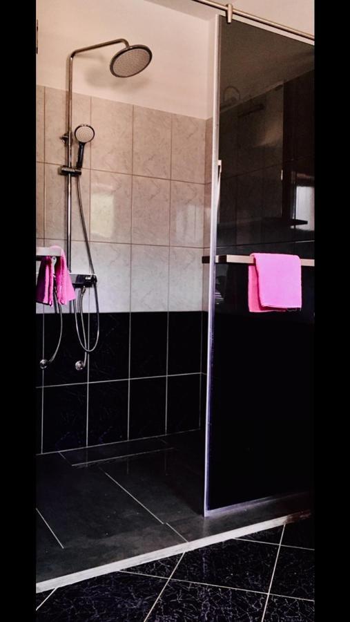 Apartmani Nina ชิเบนิก ภายนอก รูปภาพ