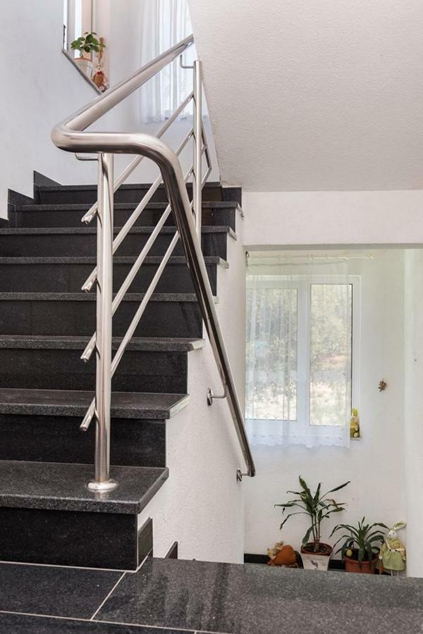 Apartmani Nina ชิเบนิก ภายนอก รูปภาพ
