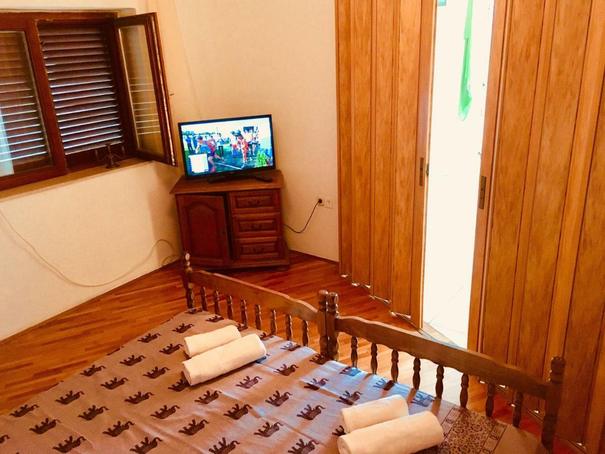 Apartmani Nina ชิเบนิก ภายนอก รูปภาพ