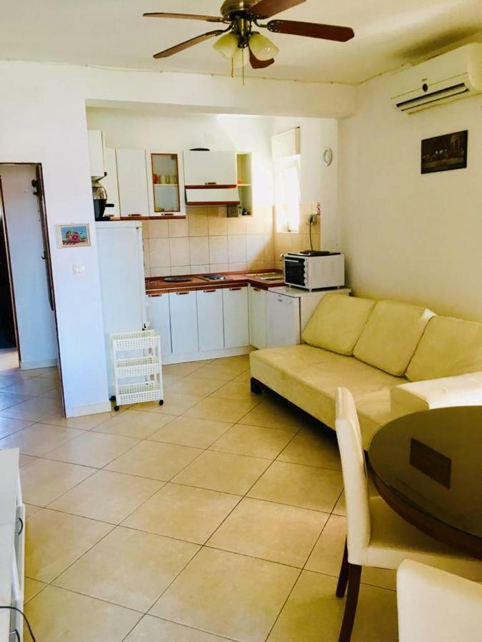Apartmani Nina ชิเบนิก ภายนอก รูปภาพ