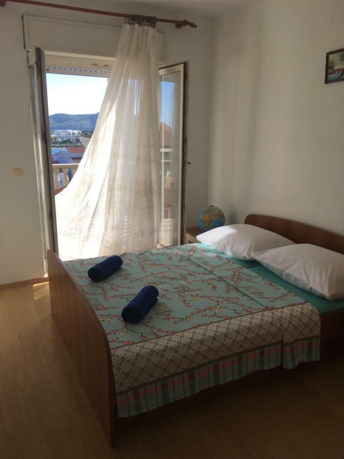 Apartmani Nina ชิเบนิก ภายนอก รูปภาพ